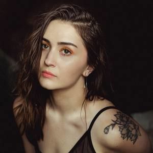 Meet your Posher, Courtney